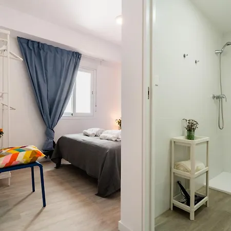 Apartment Anfitrion Triana 2 *