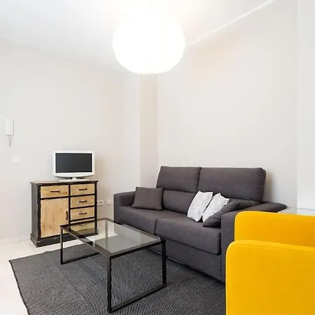 Luminoso Tercera Planta Apartment