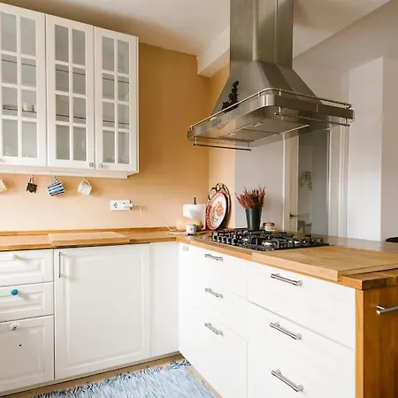 Cozy But Modern 2 Bed/bath Perfect For Families