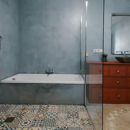 Apartment Cozy But Modern 2 Bed/bath Perfect For Families *