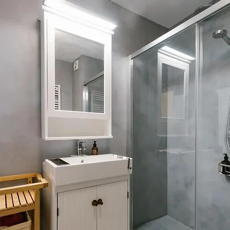 Cozy But Modern 2 Bed/bath Perfect For Families