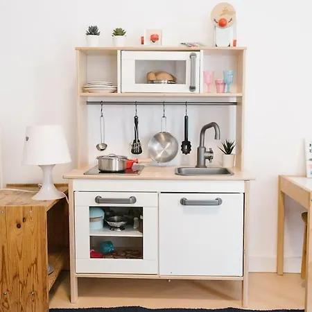 Apartment Cozy But Modern 2 Bed/bath Perfect For Families *