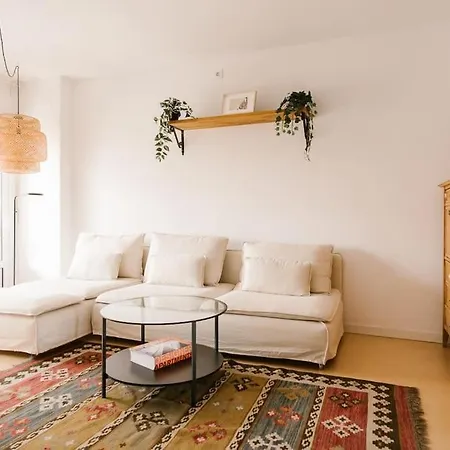 Cozy But Modern 2 Bed/bath Perfect For Families Seville