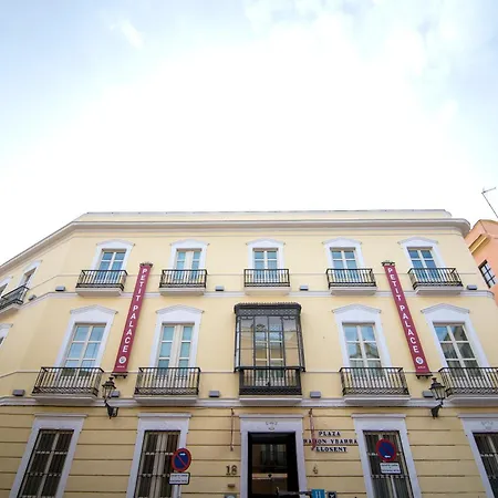 Petit Palace Santa Cruz 4*