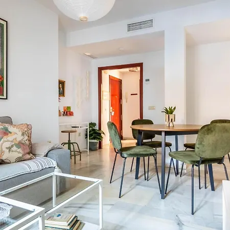 Piso Con Patio Privado Y Parking Nervion Apartment