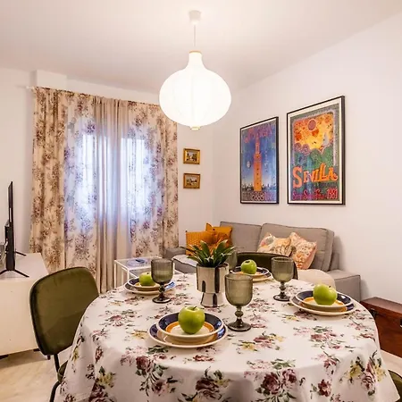 Piso Con Patio Privado Y Parking Nervion * Seville