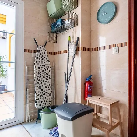 Piso Con Patio Privado Y Parking Nervion * Seville