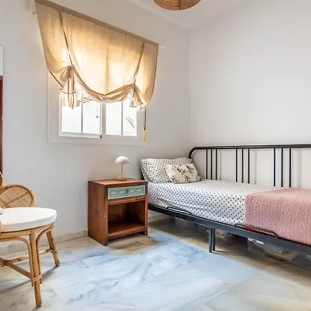 Piso Con Patio Privado Y Parking Nervion Seville