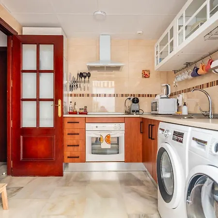 Piso Con Patio Privado Y Parking Nervion Apartment
