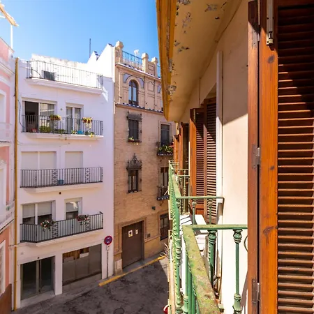 Holi-rent Pajaritos Apartment Seville