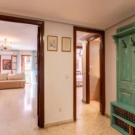 Holi-rent Pajaritos * Seville