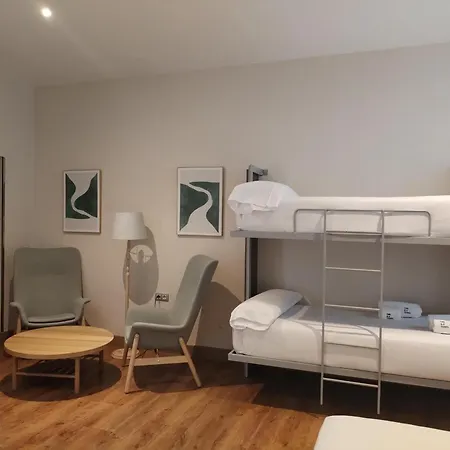 Petit Palace Santa Cruz Hotel 4*
