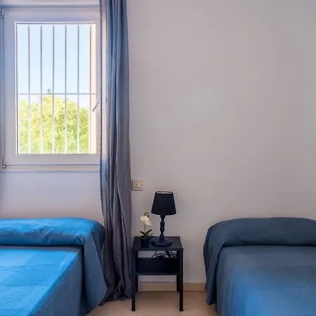 Apartment Piso Familiar Virgen Del Rocio *