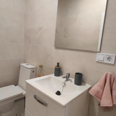 In Alameda De Hercules Apartment