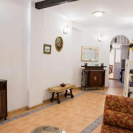 La Casa De Flores Homestay *