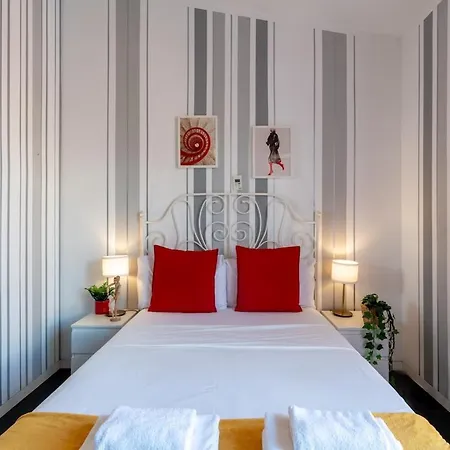 C2 With Terrace In The Arenal, Cathedral Apartment