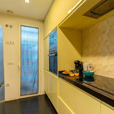C2 With Terrace In The Arenal, Cathedral Apartment