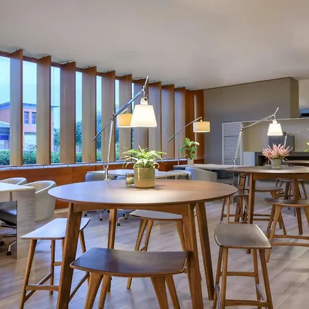 Hotel Ac Fórum By Marriott 4*