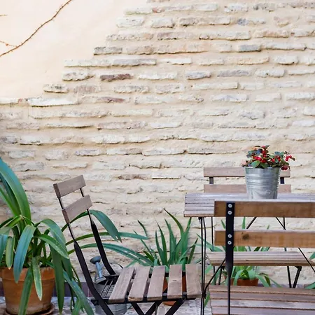 Disfruta Del Sol De Triana Desde Acogedor Y Original Piso Con Gran Terraza Seville