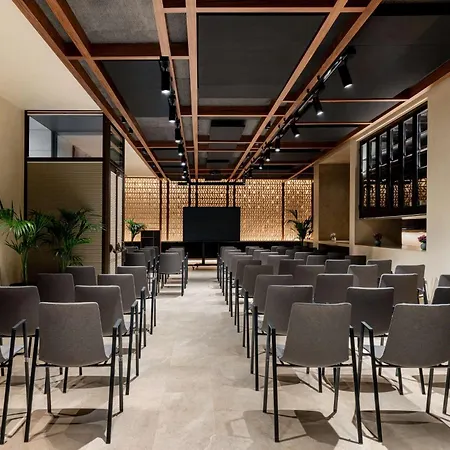 Radisson Collection Hotel, Magdalena Plaza 5* Sevilla