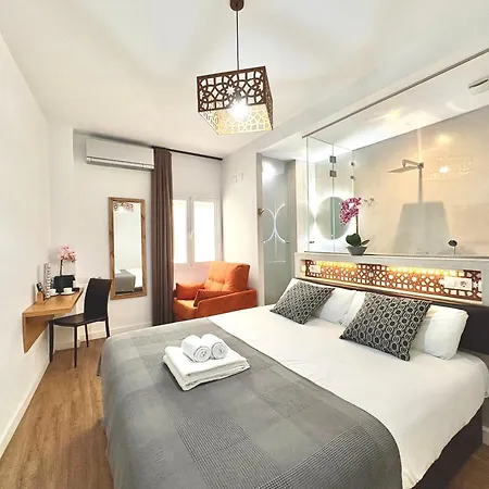 Unique House - Private Spa&pool -stayinseville Hébergement de vacances Séville