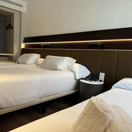 Hotel Becquer 4*