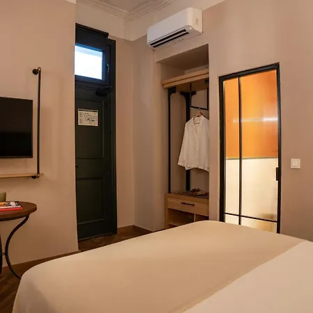 Otel The Honest & Sevilla