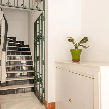 2 Bedroom Virgen De Begona Seville