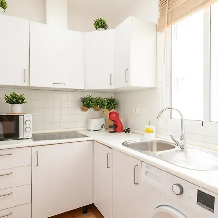 2 Bedroom Virgen De Begona Seville