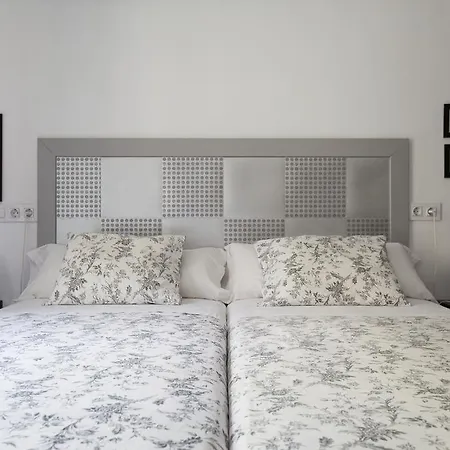 Diaber Larana Apartament *
