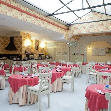 Dona Maria Otel 4*