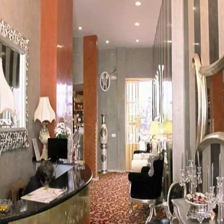 Palace Hotell 3*