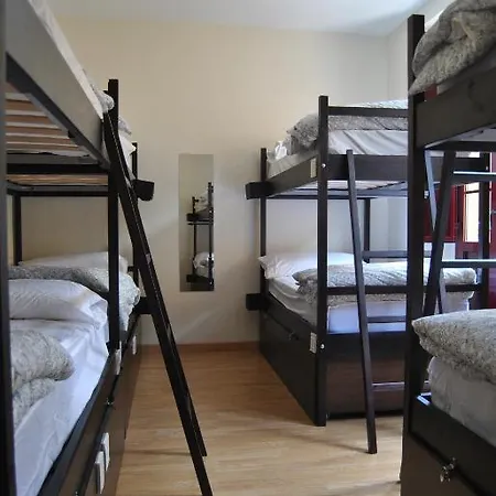Grand Luxe Hostel *