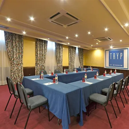 Exe Macarena Hotel