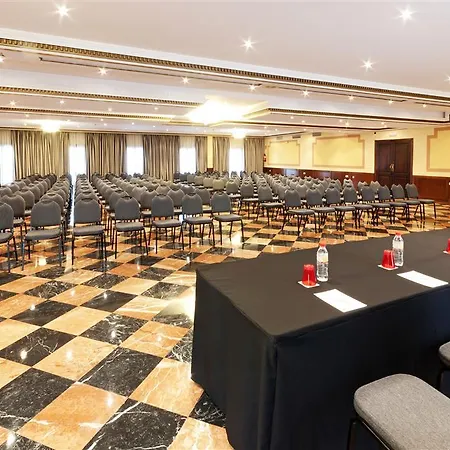Hotel Exe Macarena 4*