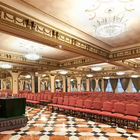 Exe Macarena Hotel 4*