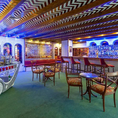 Exe Macarena Hotel