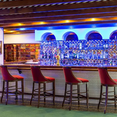 Hotel Exe Macarena 4*