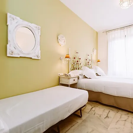 Basic Dona Manuela Hotel