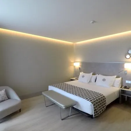 América 4*
