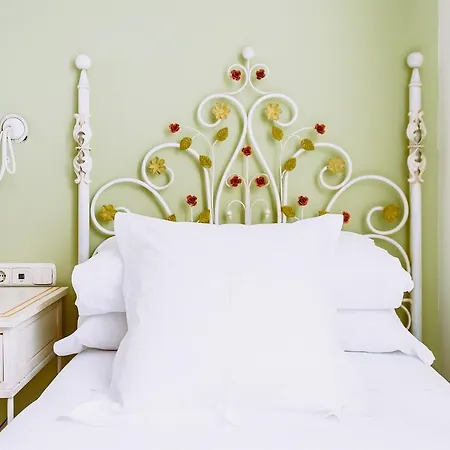 Basic Dona Manuela Hotel