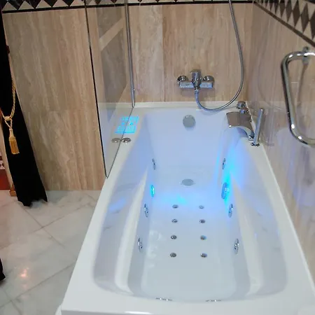 Luxury Ultra Севилья