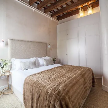 Eva Recommends Sentencia * Seville