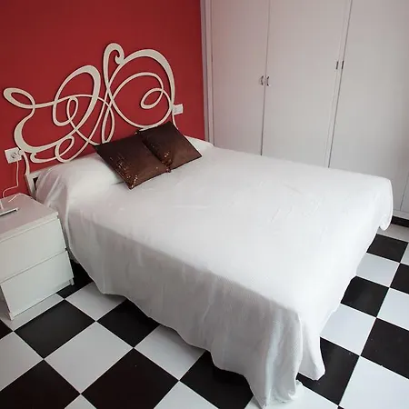 Reservaloen Puerta De La Maestranza Apartment