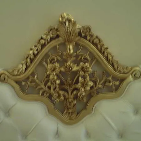 Adriano Boutique Hotel 3*