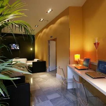 Petit Palace Canalejas 2*