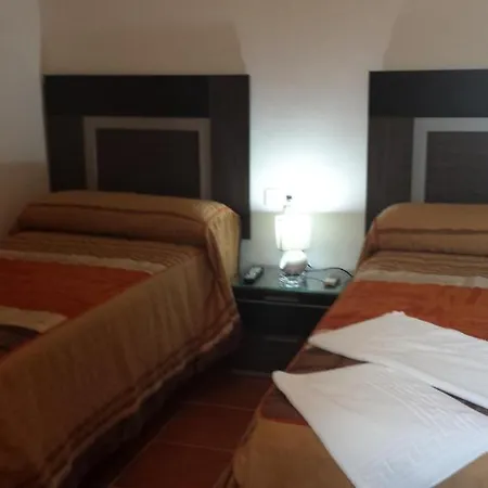 Gran Plaza Guest house 2*