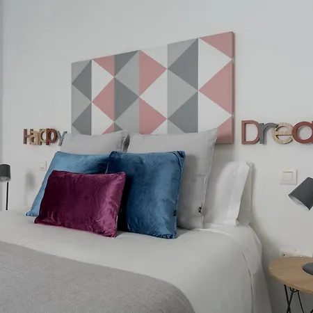 Mint Urban Suites Eclectic Apartment