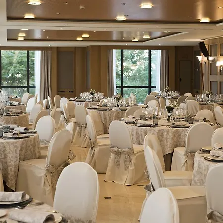 Center 4* Sevilla