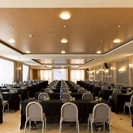 Center 4* Sevilla